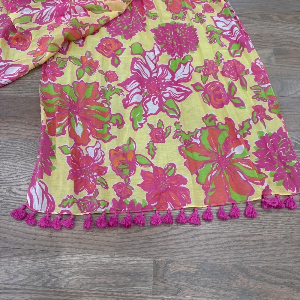 Lilly Pulitzer printed scarf with tassel ends - Picture 2 of 3
